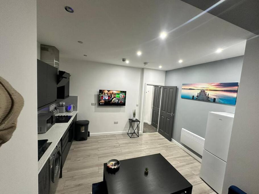 Luxurious 2 Bedroom Flat Beeston Hill Exterior foto