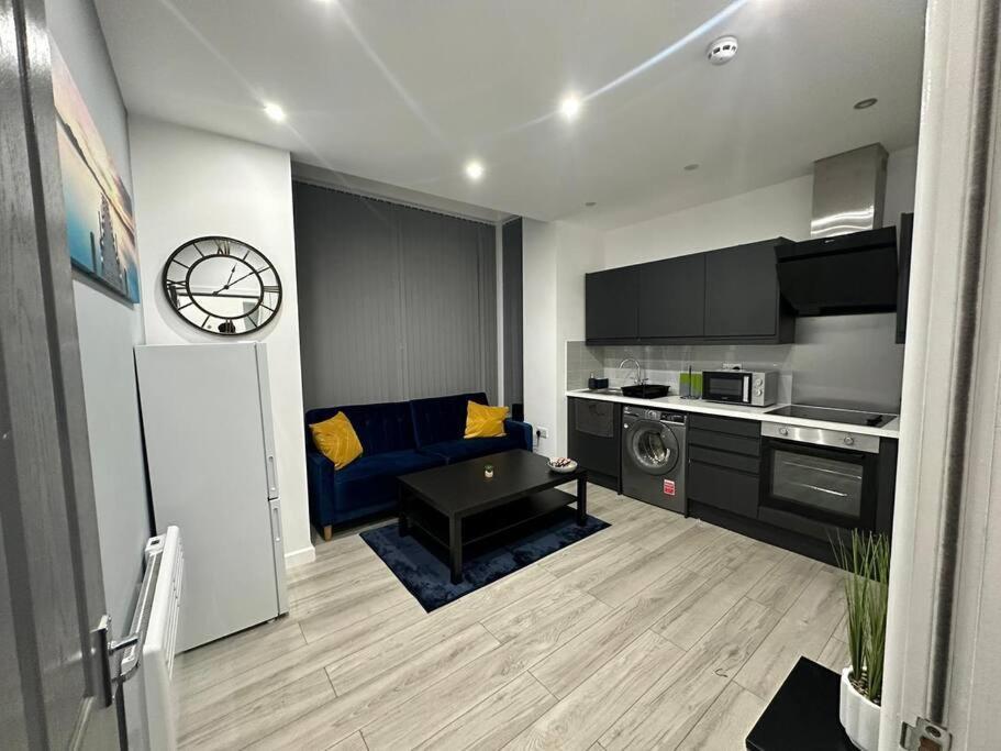 Luxurious 2 Bedroom Flat Beeston Hill Exterior foto